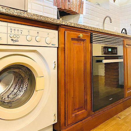 Exquisitely Renovated And Centrally Located Apartment With Free Parking Turim Exterior foto