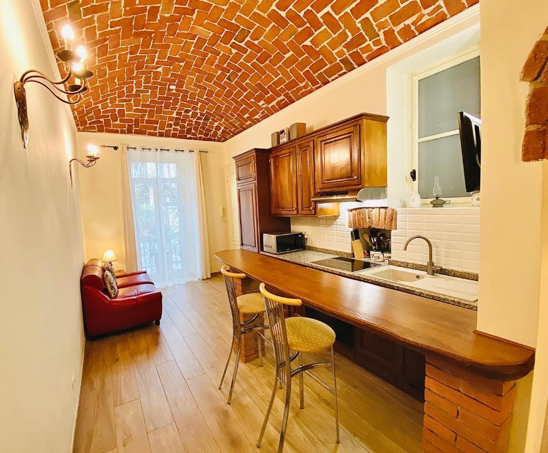 Exquisitely Renovated And Centrally Located Apartment With Free Parking Turim Exterior foto