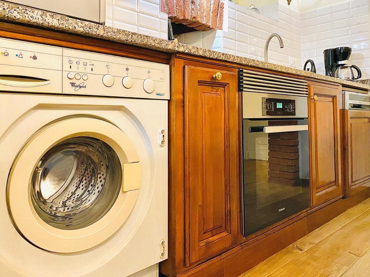 Exquisitely Renovated And Centrally Located Apartment With Free Parking Turim Exterior foto