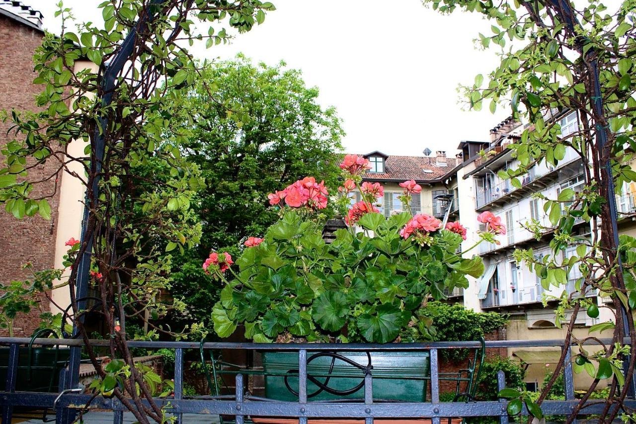 Exquisitely Renovated And Centrally Located Apartment With Free Parking Turim Exterior foto